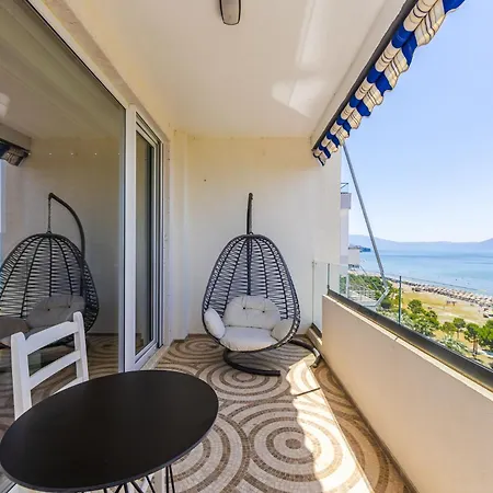 Skyline Free Parking By Pikhost