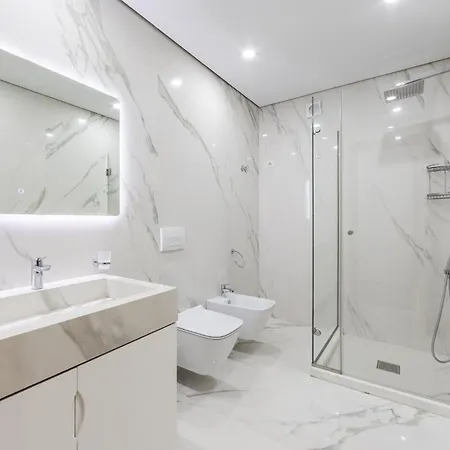 Apartment Skyline Free Parking By Pikhost Vlorë