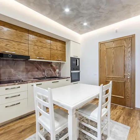 Skyline Free Parking By Pikhost Vlorë