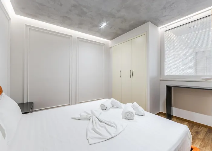 Skyline Free Parking By Pikhost