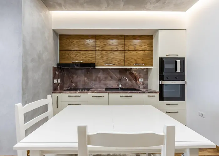 Апартаменты Skyline Free Parking By Pikhost